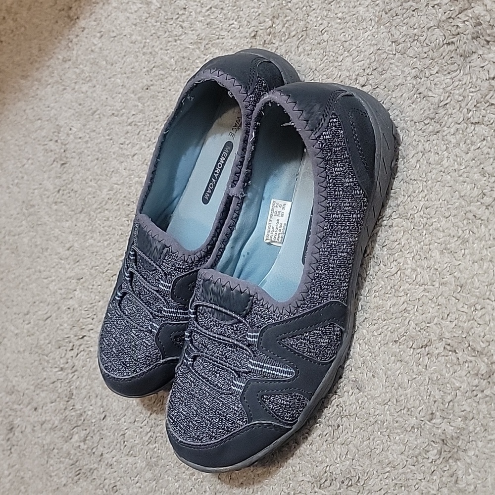 Sketchers Memory Foam, Slip On, Casual Flats